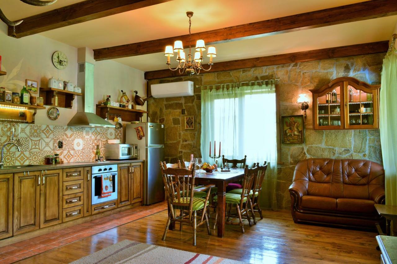 Къща Край Реката/ House By The River Vetrintsi Exterior foto